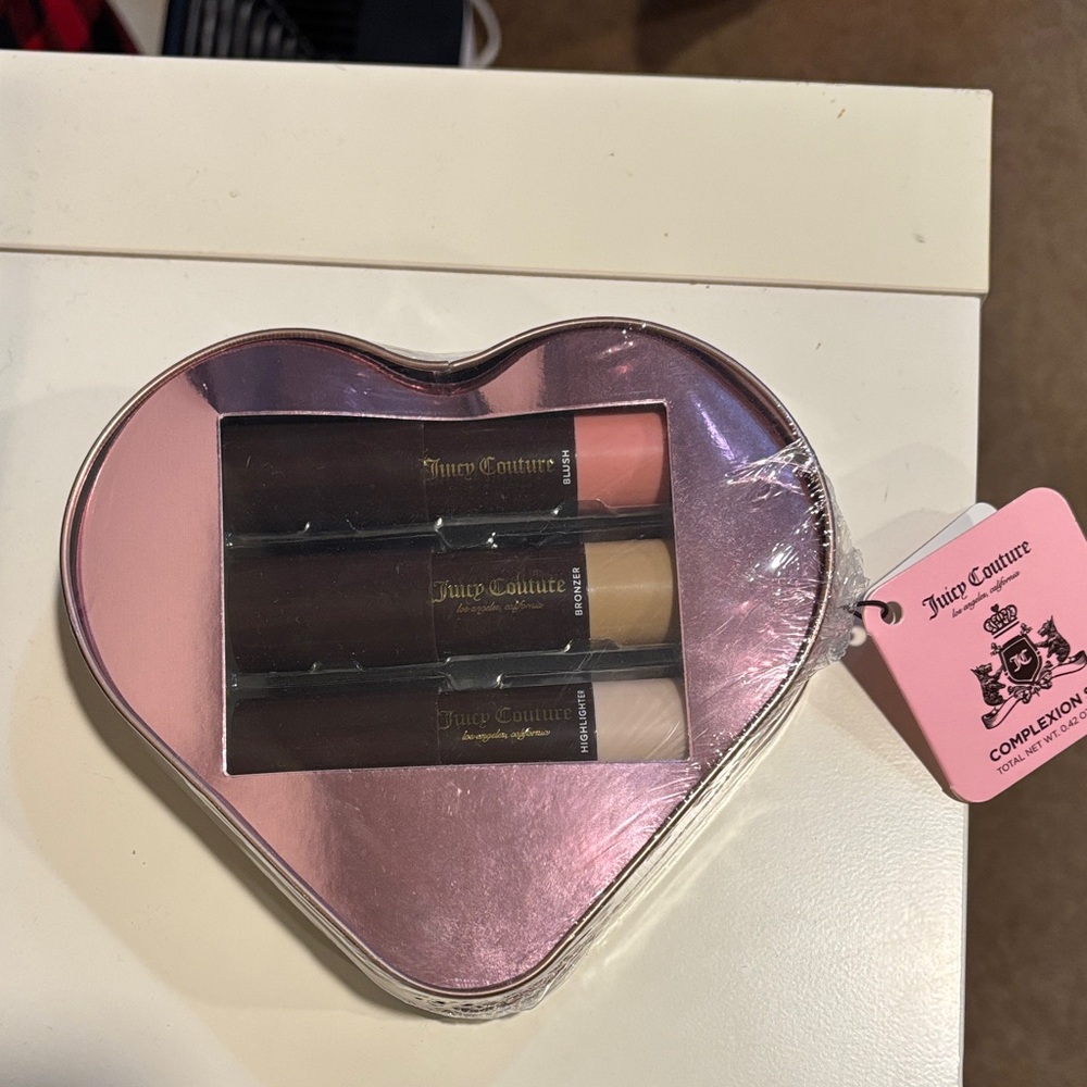 Juicy Couture Heart Bronzer & Contour Set - Pink and Nude